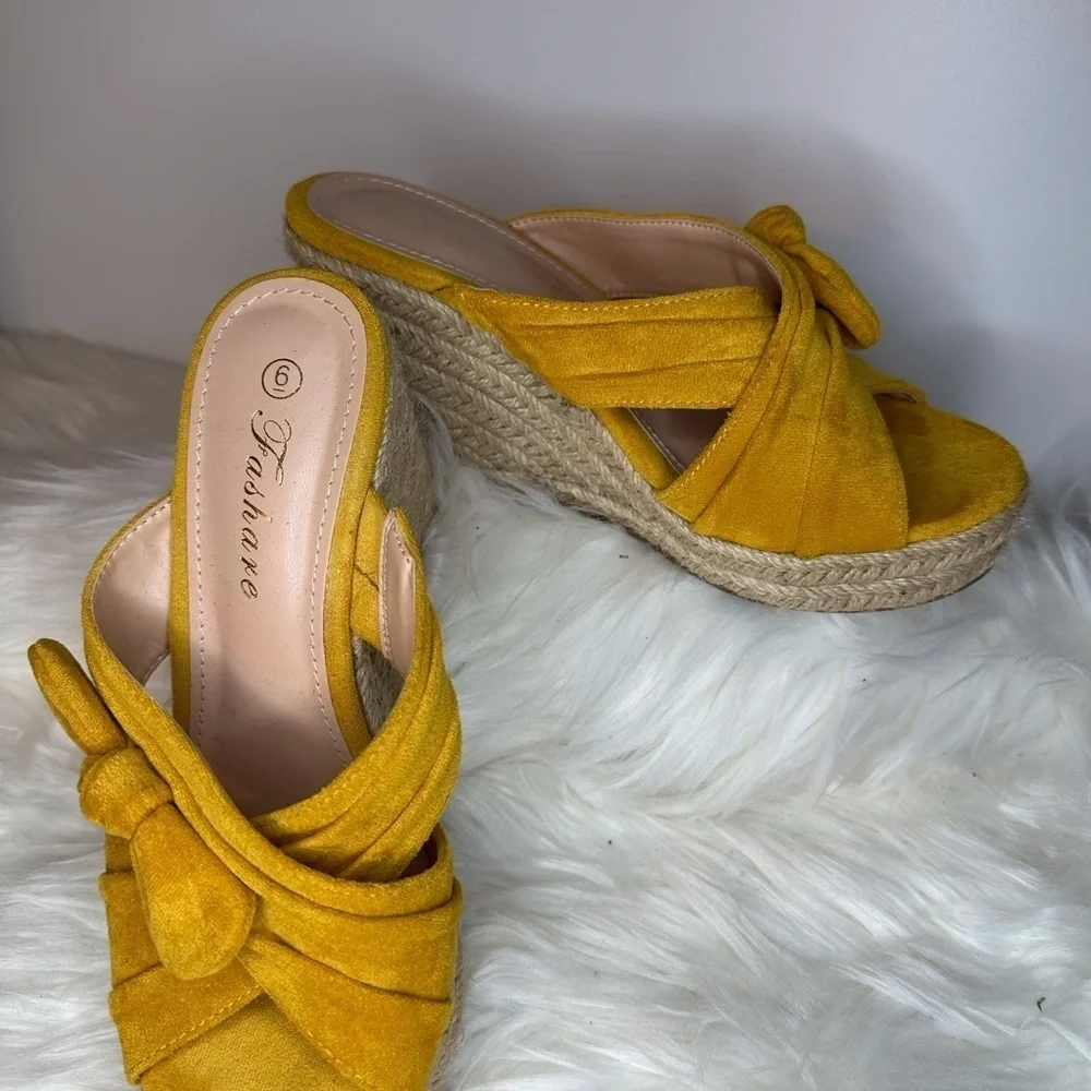 Yellow Espadrille Shoes with Suede Finish